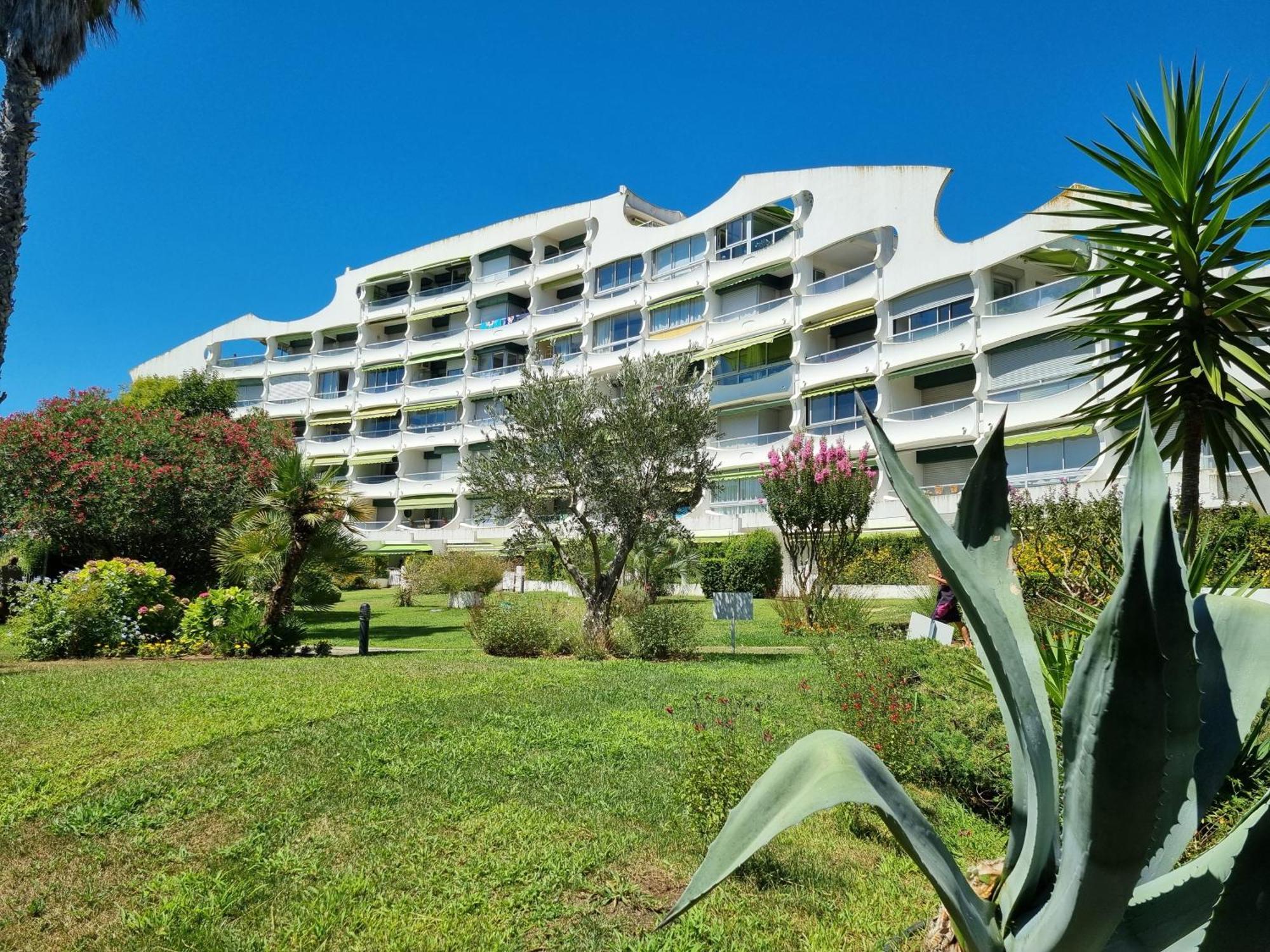 Superbe T2 Tout Confort 3 Etoiles, Entierement Renove Avec Piscine, Parking, Clim, Wifi, Netflix La Grande Motte Exterior foto