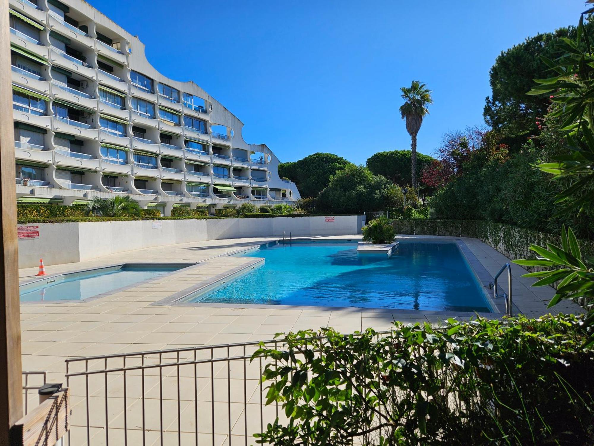 Superbe T2 Tout Confort 3 Etoiles, Entierement Renove Avec Piscine, Parking, Clim, Wifi, Netflix La Grande Motte Exterior foto